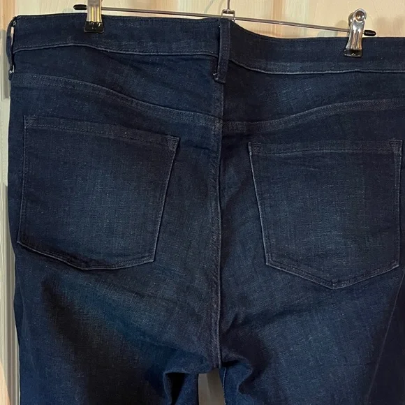 Old Navy Women's Deep Indigo Plus Size Skinny Jeans - Picture 9 of 10